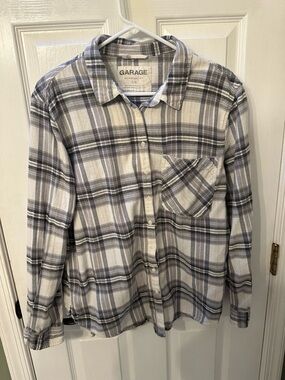 Garage Womens Plaid Button-Down Shirt in Gray and White